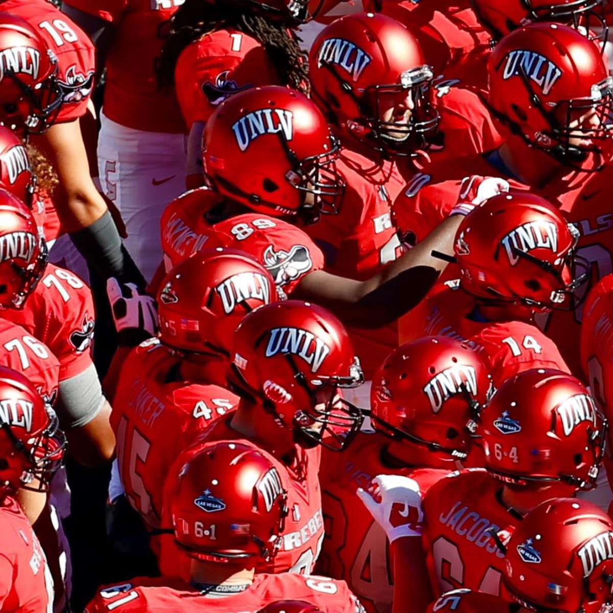 Sp1ritualso's tweet image. Truly Blessed and Honored to Receive my First Divison 1 Offer from UNLV! #AGTG 
@dalex3333 @Coach_Odom @CoachJTorres29 @GregBiggins @adamgorney @KDHSfootball