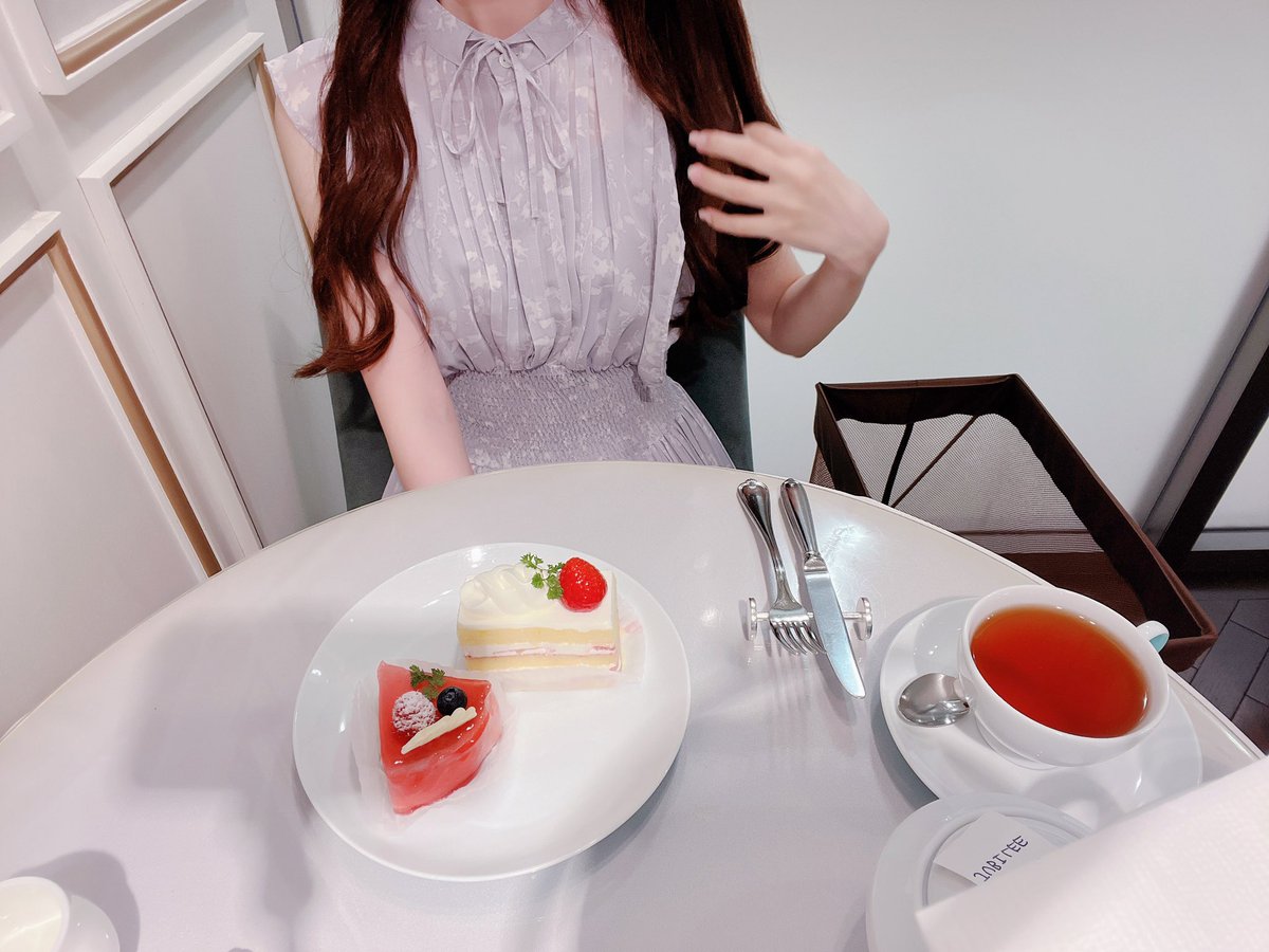 「去年のかわいくてお気に入りだったなあ 今年の襟生えただけ版も…まあかわいいのかも」|૮ . ̫ . ა ⸝꙳のイラスト