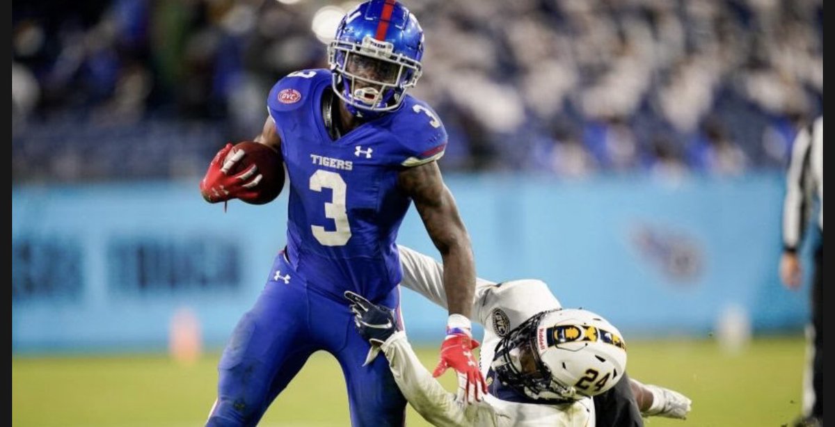 IamTrayvonmoore's tweet photo. After a great talk with @CoachBrewster50 I am truly blessed and thankful to receive an D1 offer from TENNESSEE STATE UNIVERSITY 💙 https://t.co/NjF4ivecsZ