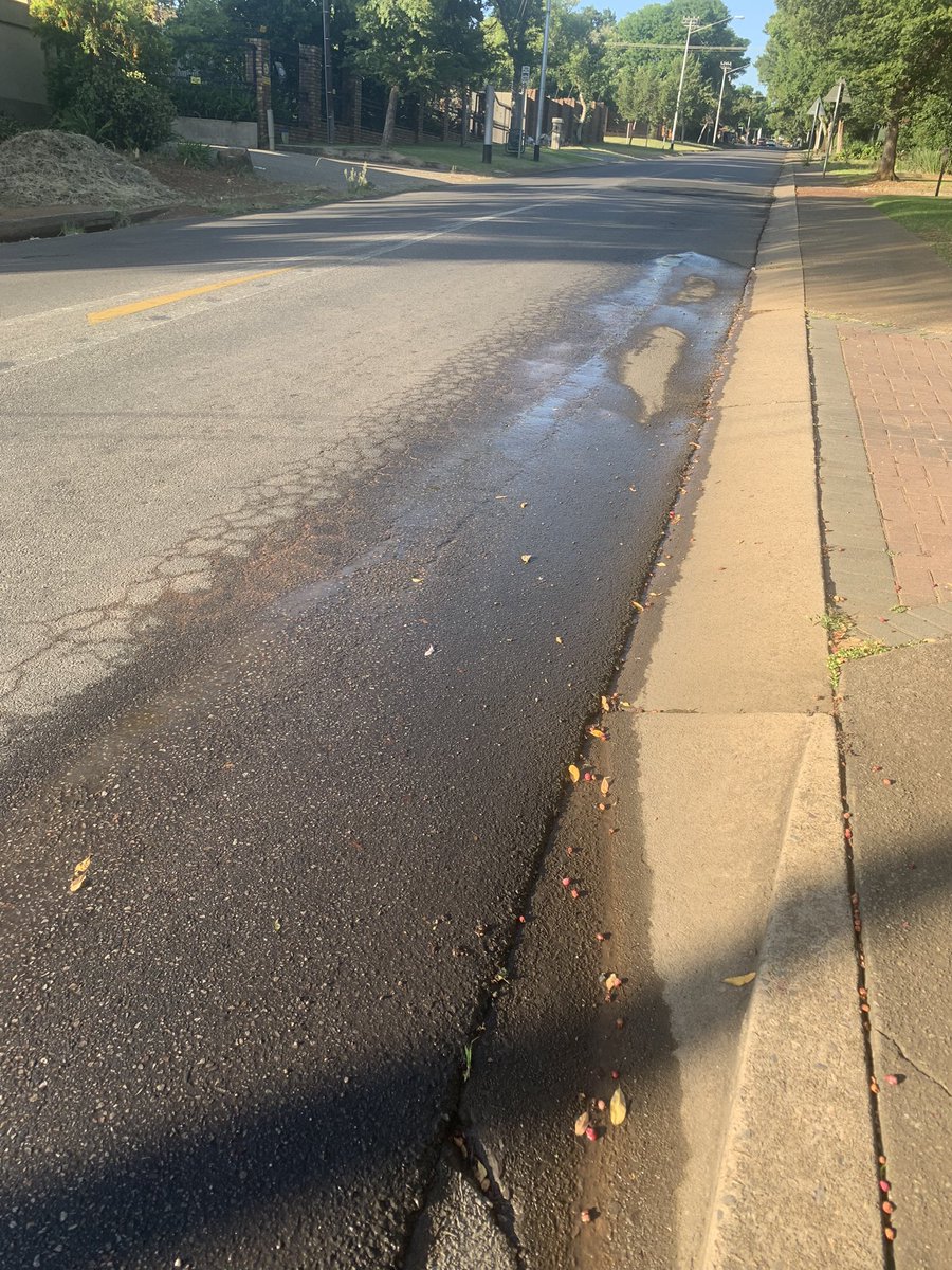 DuckyBruce's tweet photo. @CityTshwane ref 600755530 marked as resolved online but there is clearly still a water leak under the street. Water pressure is extremely low/off as a result https://t.co/eFRxyHWS5l
