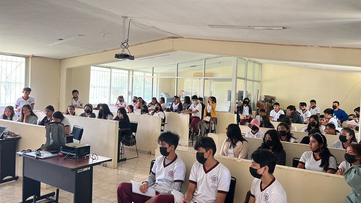 selle_raziuh's tweet photo. En los últimos días he estado impartiendo pláticas acerca de la Violencia Familiar y el Cyberbullying en los municipios de #Kantunil y #Holcá en representación del #IMMK https://t.co/vsa3pCmQX9