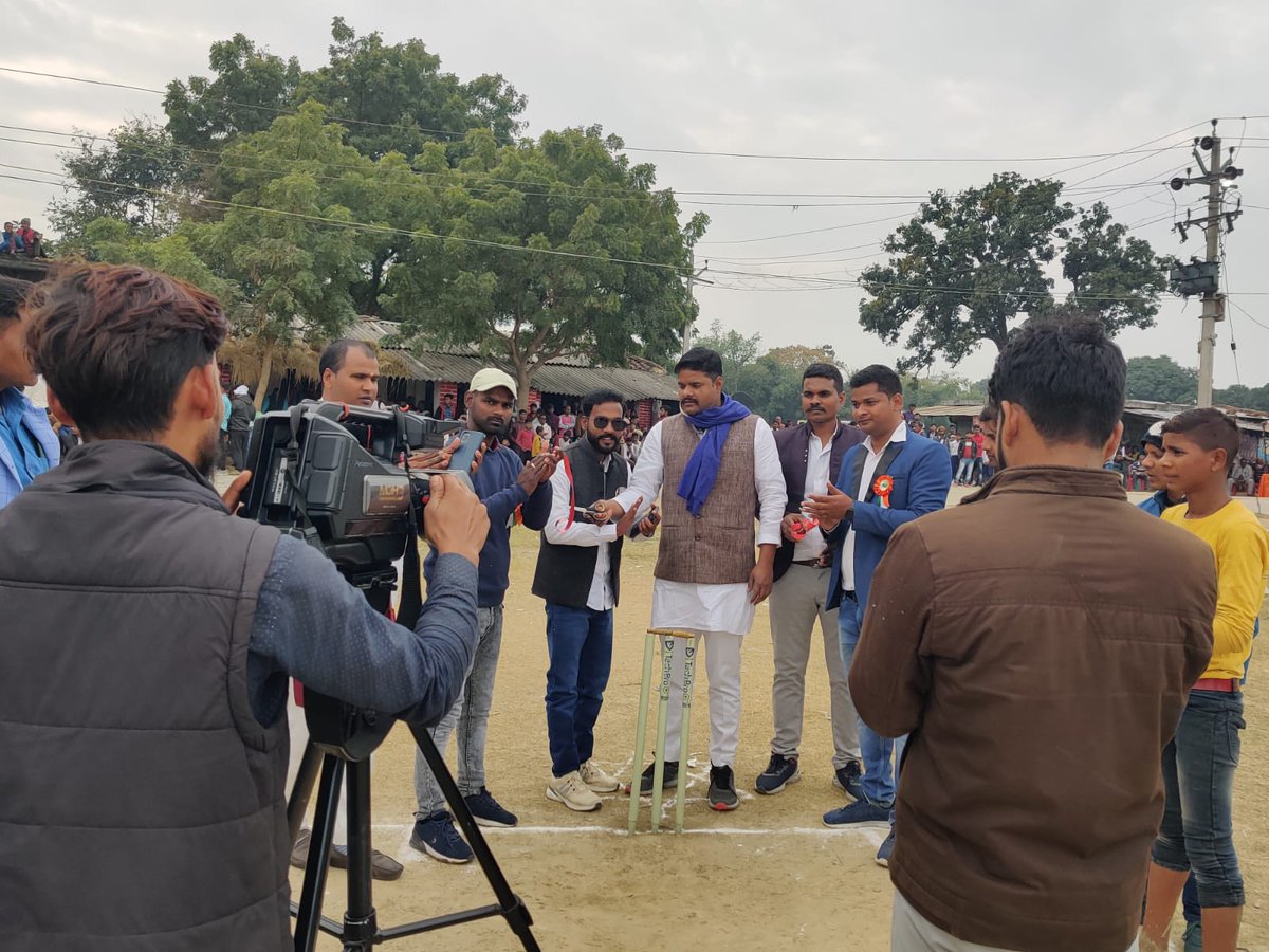 आज क्षेत्र के विभिन्न कार्यक्रमो मे सम्मिलित हुआ।