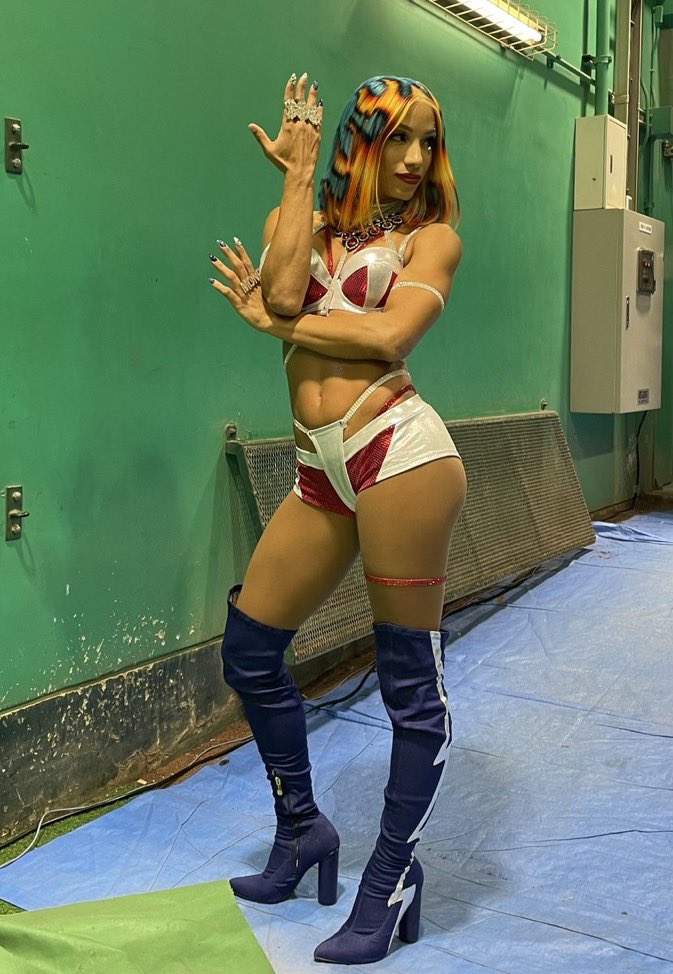 BornUntoReign's tweet photo. @LegitEgo Happy birthday to my queen. Acknowledge the greatest, and make way for the CEO of Stardom. I love you. https://t.co/NyL0ZQFN6D