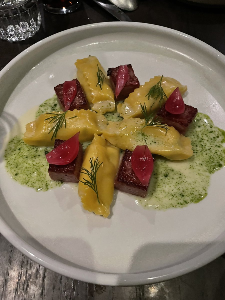 June_Zircon's tweet photo. Few of my favourite dishes 😋🍽️🍸#PublishedOnMain #vancouver #restaurant #foodie https://t.co/uEjktPomkk