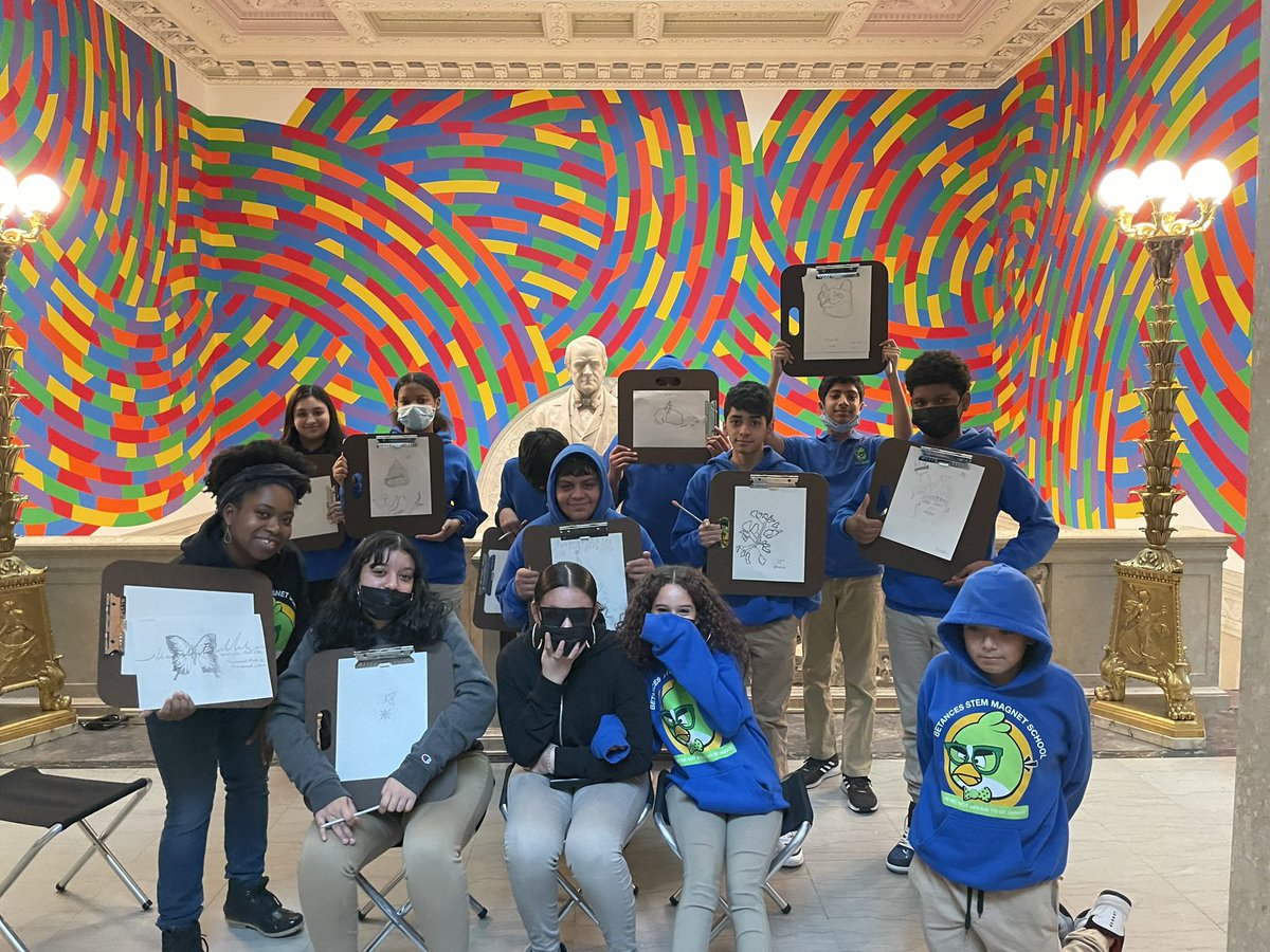 Teach_Blake's tweet photo. Today we put the A in STEM and sketched like a scientist! Students explored how Art meets Science and Technology! #STEM #STEAM #ArtTherapy @BSTEMhartford @PrincipalBSTEM @HartfordPerform @TheWadsworth Thank you for having us! https://t.co/K3FQqS5Prz
