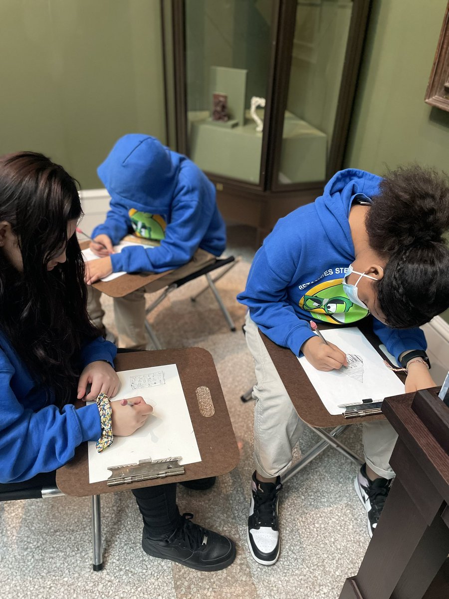 Teach_Blake's tweet photo. Today we put the A in STEM and sketched like a scientist! Students explored how Art meets Science and Technology! #STEM #STEAM #ArtTherapy @BSTEMhartford @PrincipalBSTEM @HartfordPerform @TheWadsworth Thank you for having us! https://t.co/K3FQqS5Prz