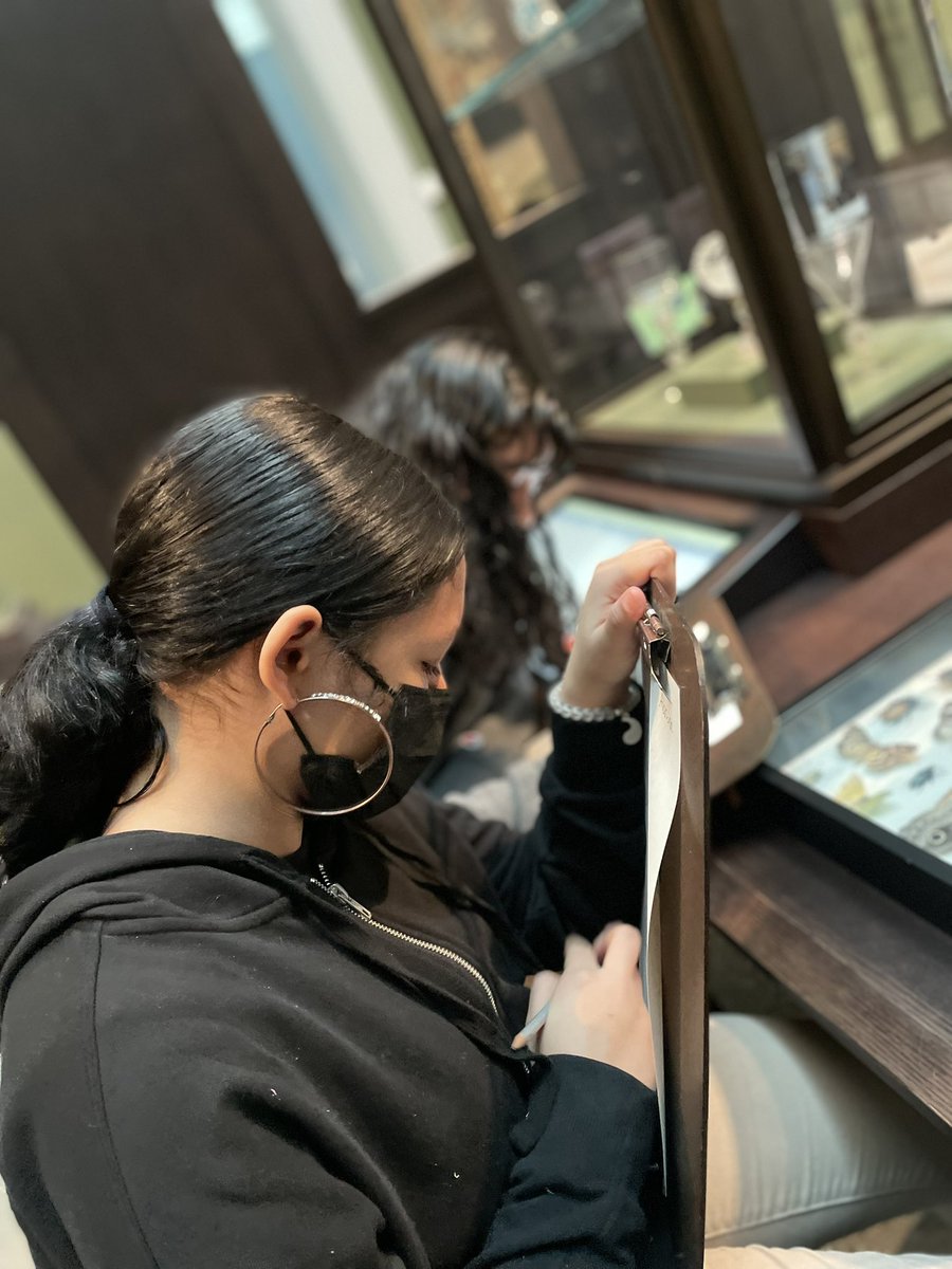Teach_Blake's tweet photo. Today we put the A in STEM and sketched like a scientist! Students explored how Art meets Science and Technology! #STEM #STEAM #ArtTherapy @BSTEMhartford @PrincipalBSTEM @HartfordPerform @TheWadsworth Thank you for having us! https://t.co/K3FQqS5Prz