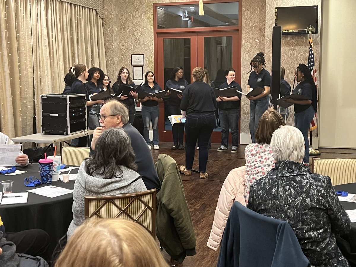 SCPSchools's tweet photo. This evening, School Board Chair Susan Randall and the Superintendent, Dr Thomas Taylor, were the guest speakers for the Community Conversations at Celebrate By Del Webb. Special guests included the Aurora Choir from @NSHSNorthNation and Culinary students from @shsindiantribe https://t.co/txBLGWXNTa