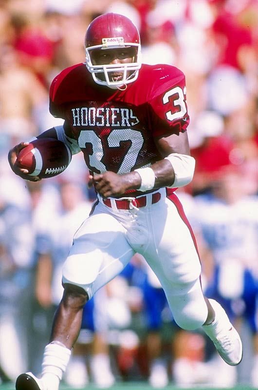 TjMitchell_2's tweet photo. Blessed to receive an Offer From Indiana University #GoHoosiers🔴⚪️ @On3Recruits @BrunswickFB @CoachBelker @Mansell247 @coachwaltbell @CoachAllenIU https://t.co/2a6oVqEOTt
