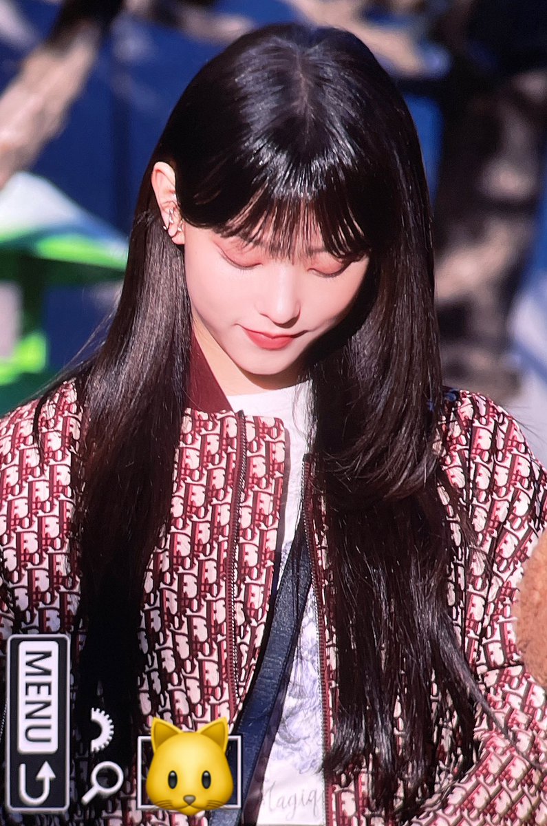 230127

#뉴진스 #해린
#NEWJEANS #HAERIN