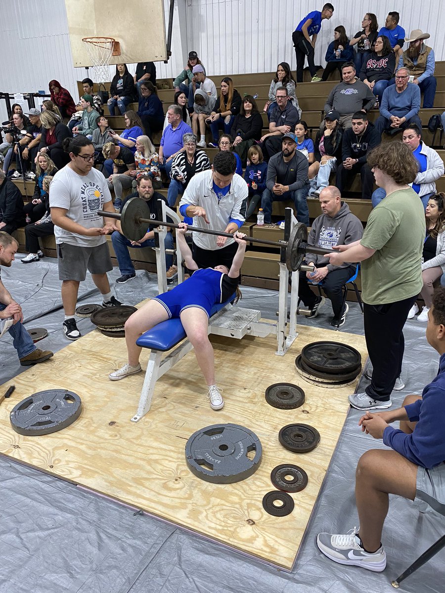 Lillie benches 115 with ease for her opening lift on Bench 2 <a href="/risdHS/">Robinson High School</a> Powerlifting Meet! #RobinsonISD #RNQ