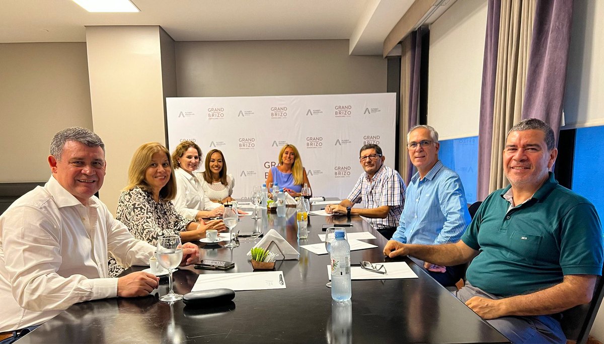 FAPASAOFICIAL's tweet photo. ℹ️ #FAPASA recibió la visita de la delegación de la Asociación de Agentes de Seguros del Paraguay. El encuentro fue marcado por un intercambio muy interesante de temas comunes para la profesión en los dos países. 

#FAPASAFederal #seguros #latinoamerica https://t.co/2EBdNguYZ8