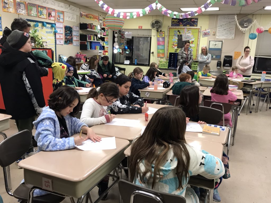 OkteSchool's tweet photo. Okte hosts Pajama Jam tonight so we can share stories and snacks. Fun times! https://t.co/wdYCFhdwY1