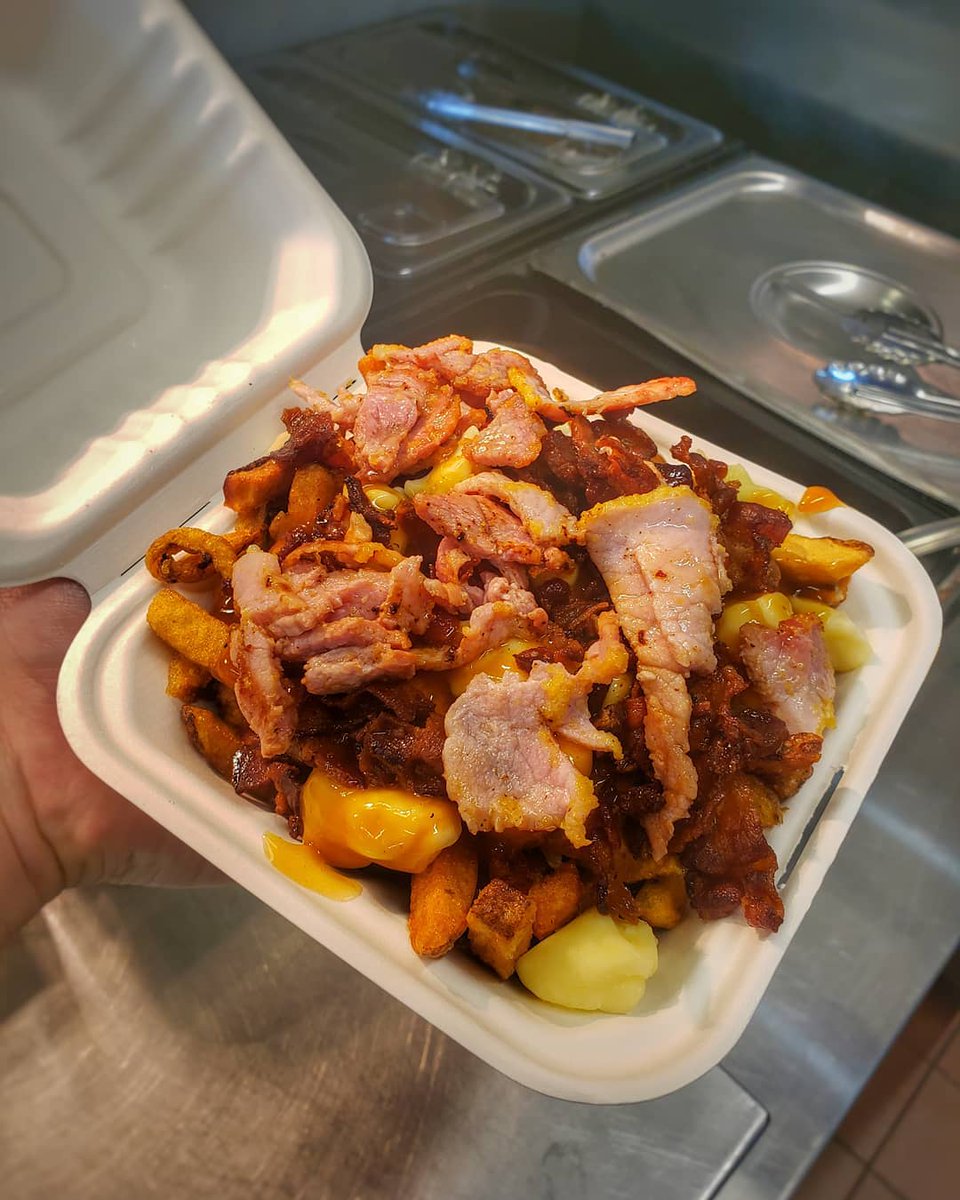 CheeseCurds's tweet photo. What's your Friday reward? May we suggest a Triple Bacon Poutine!
#triplebaconpoutine #baconpoutine #bacon #poutine #madeinhouse #itsworththewait #chefinspired https://t.co/VgpntNVJrO