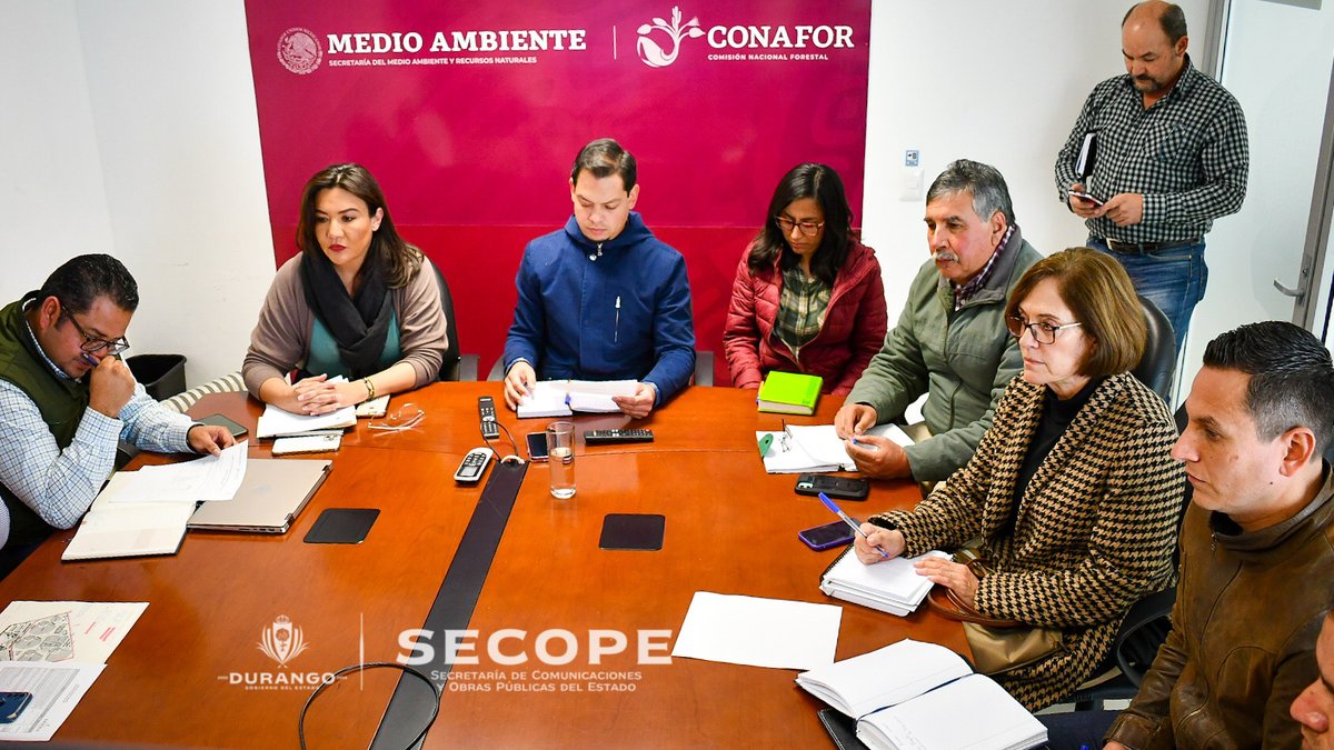 SecopeDurango's tweet photo. Sumamos esfuerzos para que #Durango cuente con más áreas verdes, acción marcada como prioritaria por el Gobernador @EVillegasV, por ello, hoy realizamos trabajos conjuntos con @CONAFOR, @SRNYMA y @caeddurango para concretar proyectos que beneficien al estado. 

#HechosConValor https://t.co/lBWg3s7tfP