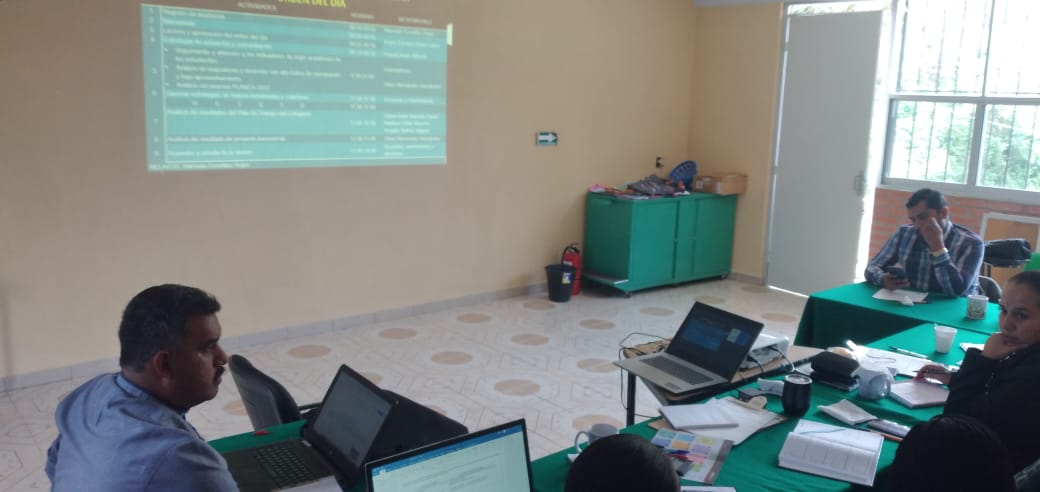 epoem1951's tweet photo. #JAFI. Analizando los resultados obtenidos en el 1er Sem., Ciclo escolar 22-23  de la #EPO195, #ZonaBG019Sultepec, por una  #EducacióndeCalidad
@geramonro05
@israeljeronimol
@EdomexDgfa
@HectorUlisesCG1 https://t.co/56fL7joZBk
