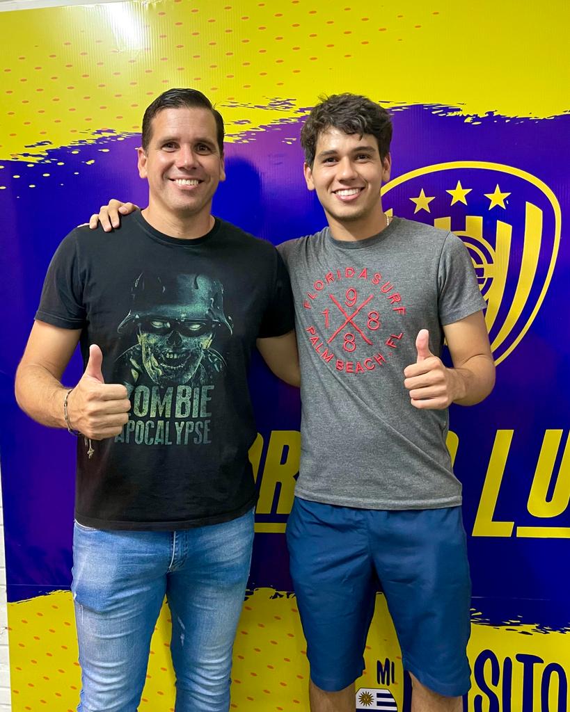 MauroCardozo_'s tweet photo. Ya está la firma éxitos @cdzo_8a solo me falta la nueva casaca😉 VAMOS @SpLuquenOficial ... https://t.co/oSNUSrhsnq