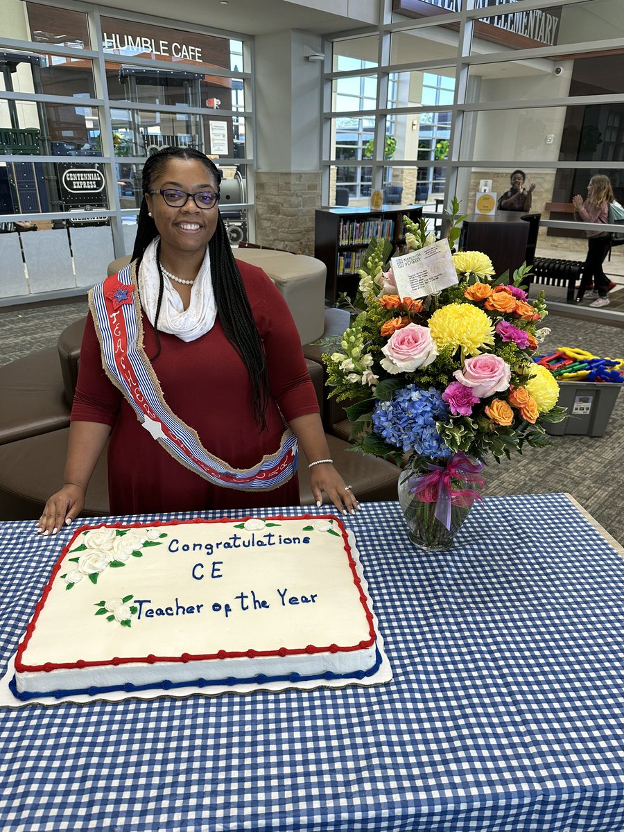 HumbleISD_CE's tweet photo. 🚂💨💨 Congratulations to the best of the best, CE’s Teacher of the Year…… drumroll…… Mrs. Tra’Shonda Smith!! We are so blessed to learn from you! #SuccessExpress @TraShondaSmith @Christy_Erb @LuciSchulz1 https://t.co/BGfuLCPzc7