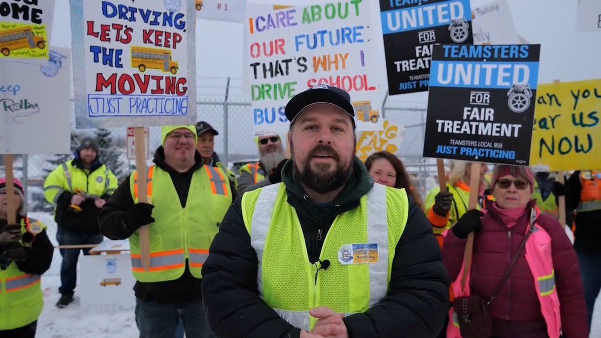 #Teamsters Local 959 school bus workers in Alaska are standing up for their students &amp; standing together for a fair contract! 

Stay strong and united, brothers and sisters! #1u ✊ 