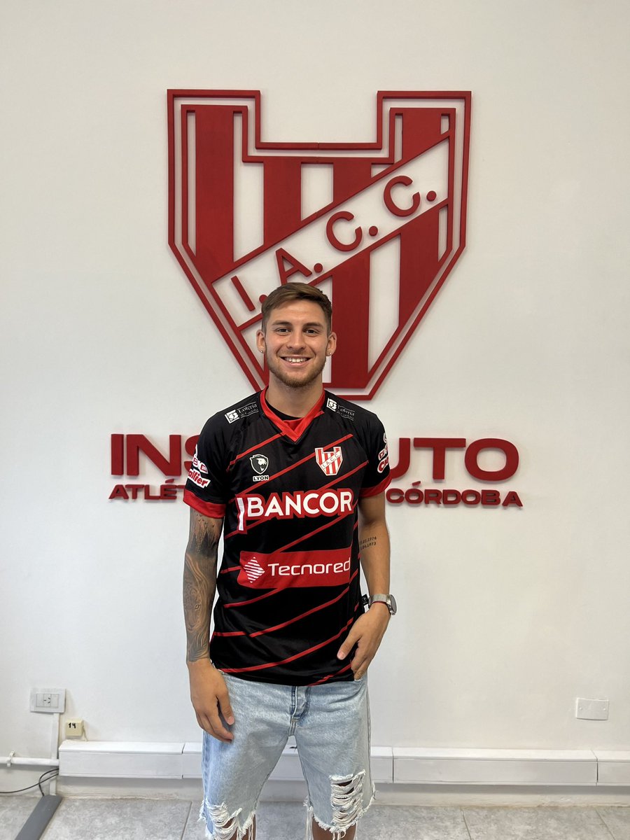 francowatson05's tweet photo. Muy feliz por renovar con el club que me abrió las puertas desde chico y me permite seguir soñando ⚽️🔥.                Por un 2023 lleno de alegrias y objetivos 🔴⚪️🔴 @InstitutoACC https://t.co/wRGjAfJMEF