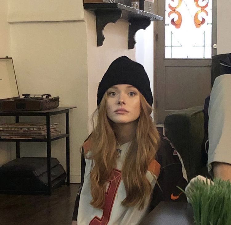 florgraphia's tweet image. troca isso colleen, todo mundo sabe que a lily e o atlas são assim