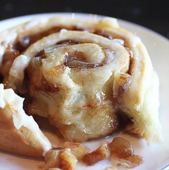 SuperSnarkz's tweet photo. The cinnabussy is the best part https://t.co/bXdBA6NMo1