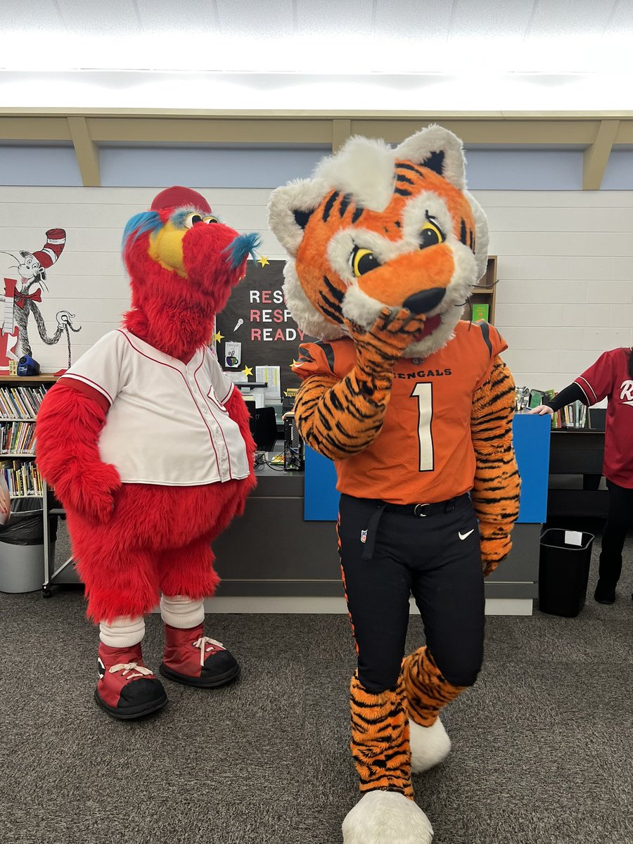 heatherldingus's tweet photo. Gapper showed some love to @JoeyB at our @MulberryEagles Cincy themed literacy night! Who-Dey &amp; Gapper had a blast with our All-Stars! @Milford_Schools https://t.co/d69tzSWAYh