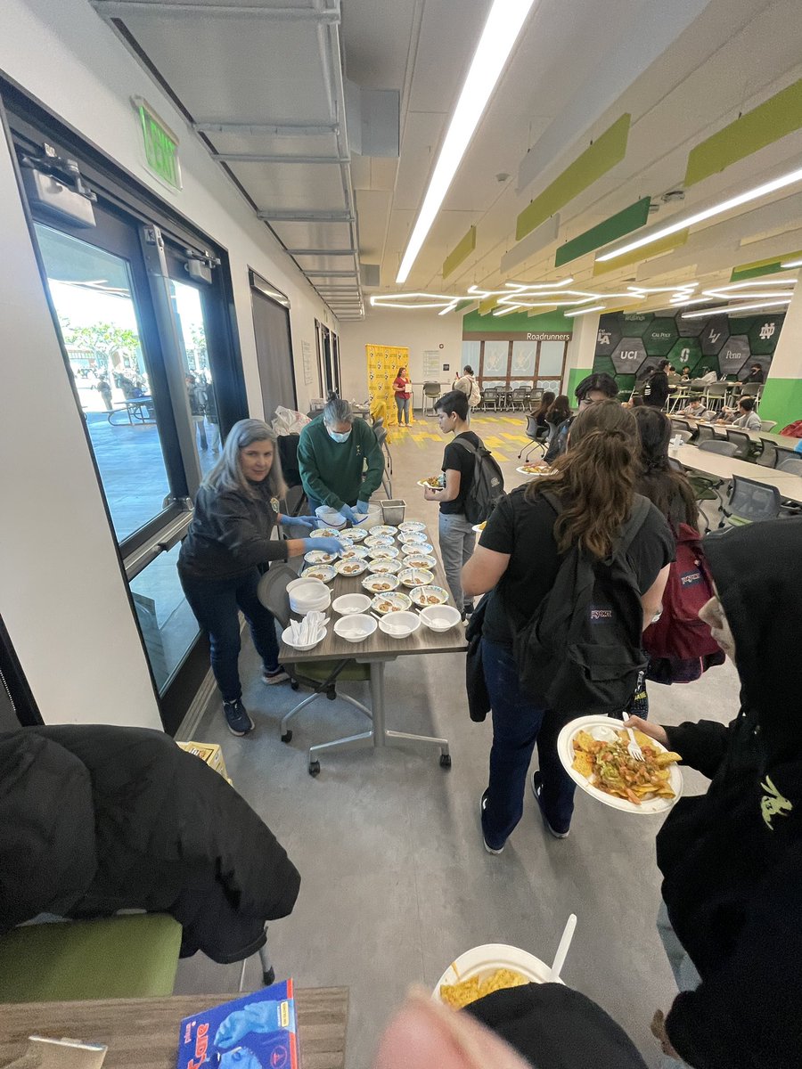 DrOsman_EDU's tweet image. Thank you to the Team that makes the dream happen 💛💚🎉💪 Today’s Honor Roll Celebrations were so fun 🤩 @SaddlebackHS @SantaAnaUSD #TRACKTeam