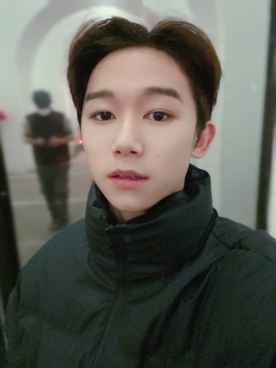 boss_mexico's tweet photo. 📱I 24.01.23 🐑

[esp]: "Fotos después del trabajo. ✌️"

[eng]: "After work pictures. ✌️"

©boss_mexico

#RenShuYang #Shuyang #书漾 #任书漾 
#BOYSTORY https://t.co/reByCPyO4M