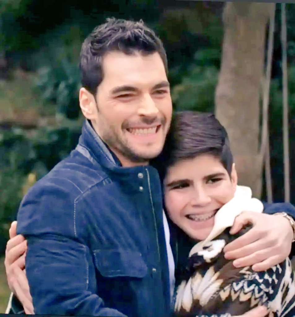 karenMeli1982's tweet photo. #BarkinAnar compartió una nueva
📷Fotografía desde el Set de #Tuzak desde su cuenta de Instagram junto a al más GUAPO de los GUAPOS🥵😍🔥#AkinAkinözü con la nota: "Socio 👊"
#AkınAkınözü 🔥
#Tuzak⌛ #UmutYörükoğlu 🥵 https://t.co/LrpGxR89NG
