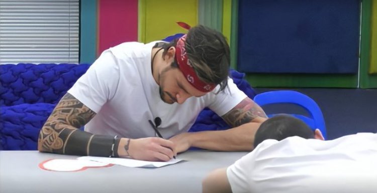 theavaricej's tweet photo. caro diario, 
presto saremo in cinque. 
croccantino 

#gfvip https://t.co/xc48GfhPov