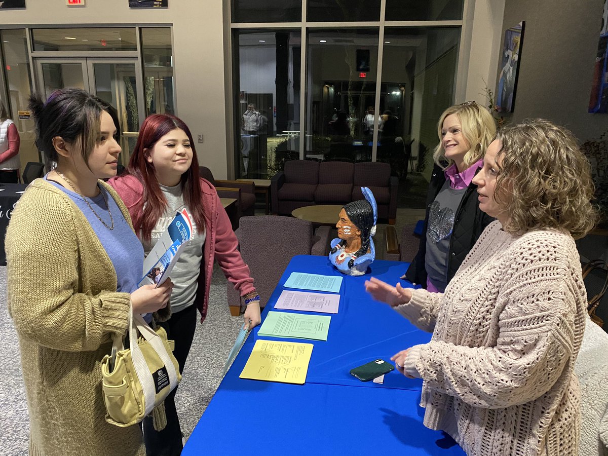 FamilyCom22's tweet photo. Happening now! Rising 9th Grade Parent Meeting @JSCC_main! Preparing parents and students for the transition to high school and college opportunities!🏫📚
@JMCSchools @SocialJmcss @suptking https://t.co/FsgMOBT0ce