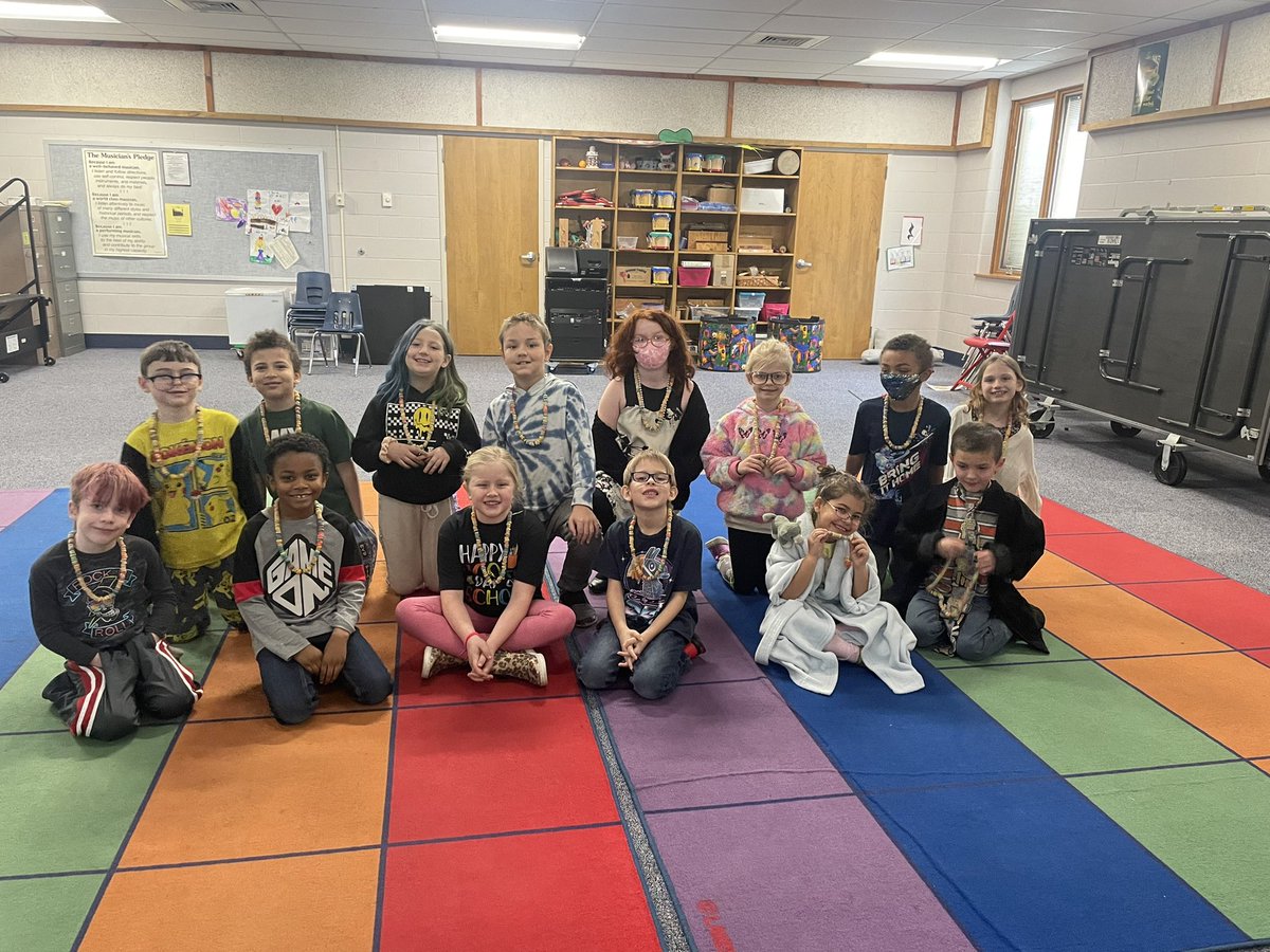 marciewarner28's tweet photo. 100th Day of school fun for @CentralPauline 2nd graders! #wearePC #PCMissionPossible #PCStrongerTogether https://t.co/VtG21Aehlj