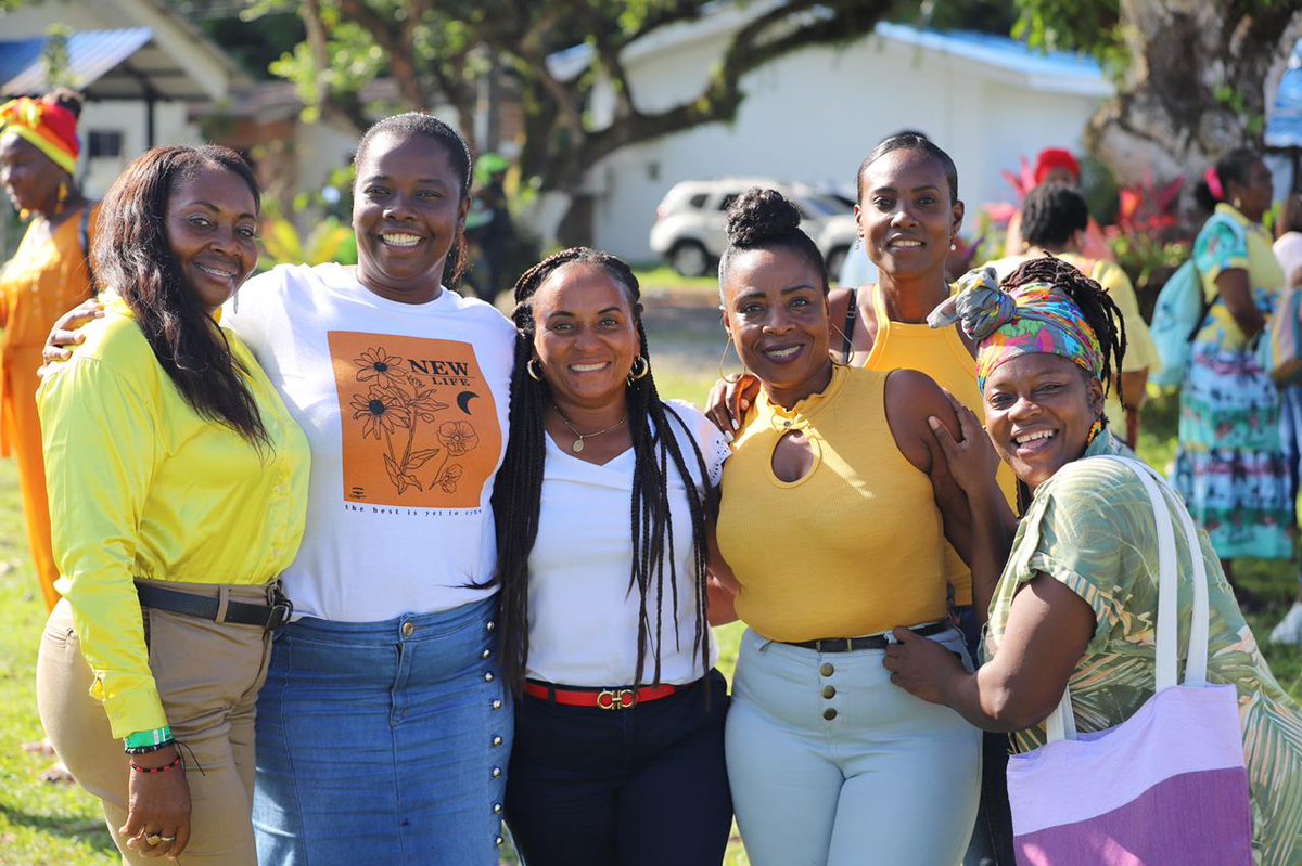 equidad_mujer's tweet photo. 🧵| En el cierre del evento sobre el #Auto620 de 2017 en #Tumaco, @Cleme_Carabali enfatizó que el gobierno esta con toda la disposición para seguir construyendo junt@s y trabajar en la búsqueda de la transformación social, política y cultural que requieren nuestros territorios. https://t.co/L1jwPYLoM1