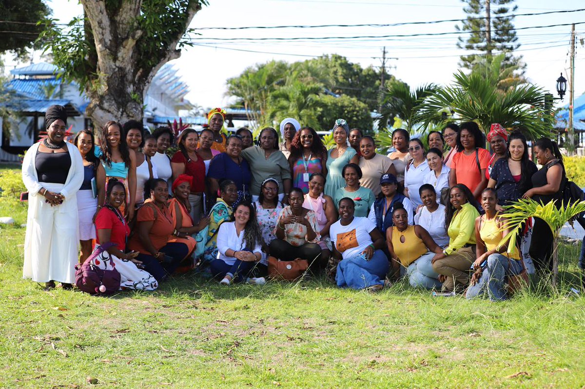 equidad_mujer's tweet photo. 🧵| En el cierre del evento sobre el #Auto620 de 2017 en #Tumaco, @Cleme_Carabali enfatizó que el gobierno esta con toda la disposición para seguir construyendo junt@s y trabajar en la búsqueda de la transformación social, política y cultural que requieren nuestros territorios. https://t.co/L1jwPYLoM1