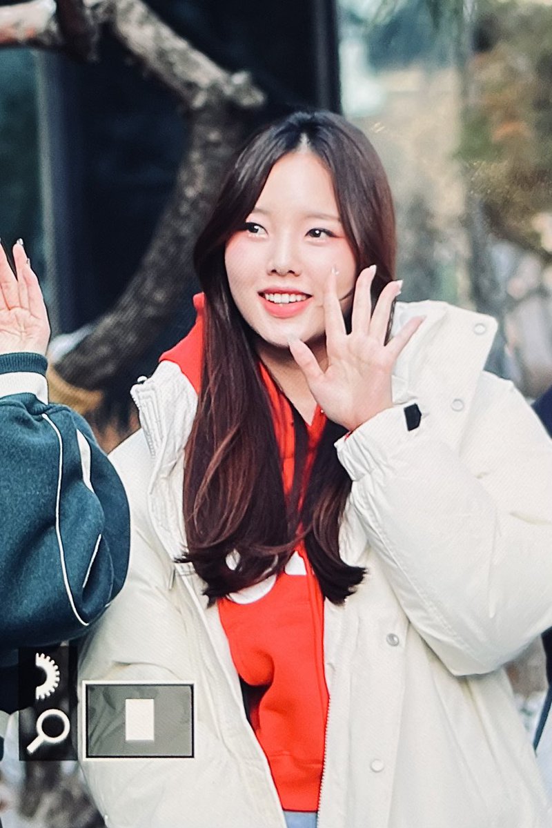 leesoojin_kr's tweet photo. 230127 수진아 사랑해요.. #위클리 #Weeekly #이수진 @_Weeekly https://t.co/e91hg07SH6