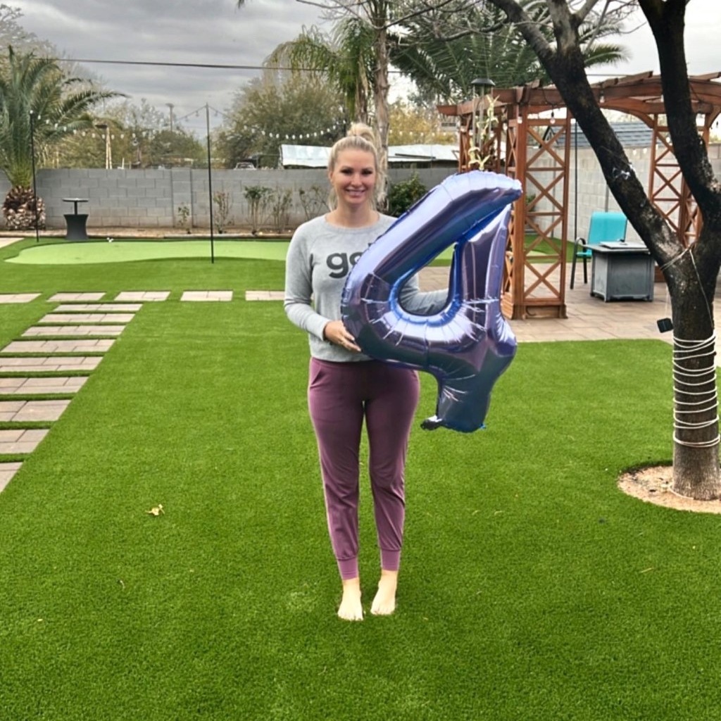 nmdp_org's tweet photo. Let's send some happy re-birthday wishes to Nicole, who recently celebrated 4️⃣ years of being cancer-free! 💙💚 

"Every day I will continue to get stronger and be thankful for this second chance at life and my amazing donor." -Nicole

#BeTheMatch #SaveALife https://t.co/wPn1a2TWPC