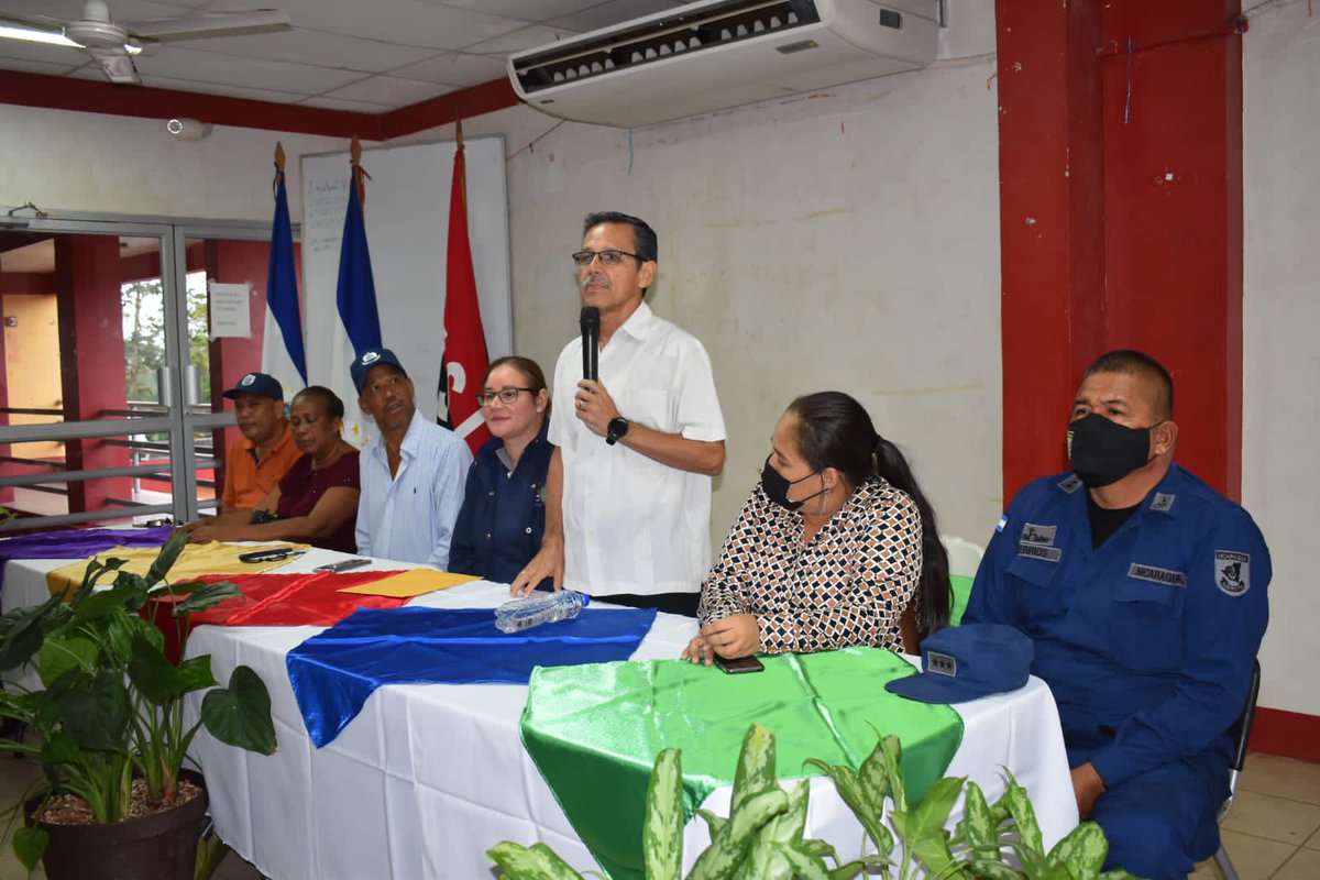 @SINAPREDnic entregó a la Brigada Municipal de Rescate del #COMUPRED #Bluefields recibió esta tarde 25 bombas de aguas para prevención y atención a incendios forestales #CaribeSur #Nicaragua #SinapredSomosTodos #PrevenirEsVivir #26enero <a href="/ALBLUENIC/">Alcaldía de Bluefields</a> <a href="/GustavoCastroJo/">Gustavo Castro Jo</a>