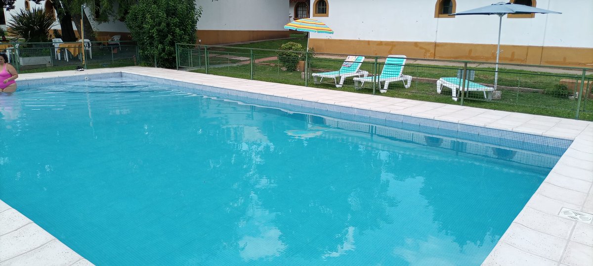 lpmqtrp2's tweet photo. @LuisVidalCorrea NO DUDO NI UN MINUTO:
MENDOZA ES ABURRIDA, CARA, SIN RUTAS, SIN AGUA NI RÍOS, SIN VERDE, SIN SEGURIDAD, CALUROSA, MALTRATOS Y "SE CREEN MIAMI".
LOS TURISTAS "VERANEAN" HARTOS EN LA AV. ARÍSTIDES. 
UN TOUR X BODEGA: U$D 500.
UN ESPANTO...
MERLO, S.LUIS: AGUA, VERDE, PRECIOS, ETC. https://t.co/dYX9BtbU3J