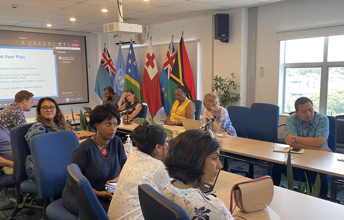 UNinFiji's tweet photo. Wonderful to have Fiji’s Assistant Minister in the Office of the Prime Minister, Hon. @s_tubuna presenting the new @FijiGovernment priorities for the first 100 days &amp; beyond, to our UN Country Team this afternoon. 
The UN &amp; Fiji continue to strengthen our partnership &amp; support 🤝🏾 https://t.co/KtiuvXbx1m