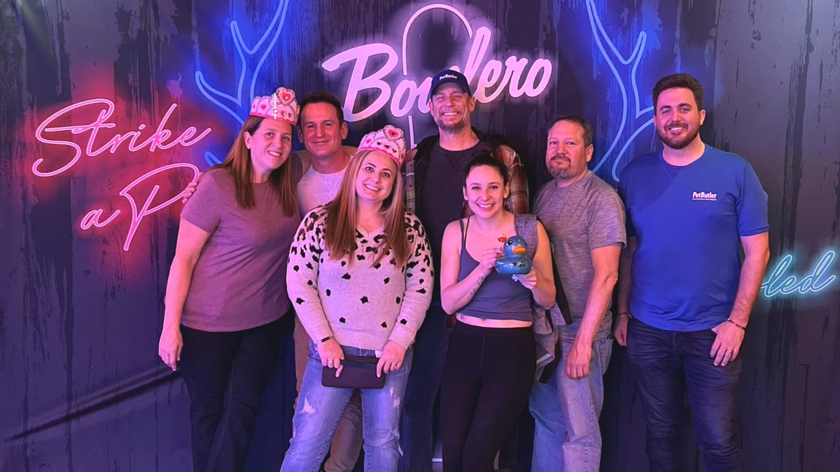 pbfranchises's tweet image. Every long week of business owner training is accompanied by a fun night with the Pet Butler crew. We had a blast bowling and playing laser tag with Jordan and her dad, Rodney! 😀 #PBBusiness #TrainingWeek #PetIndustry #FunNight
