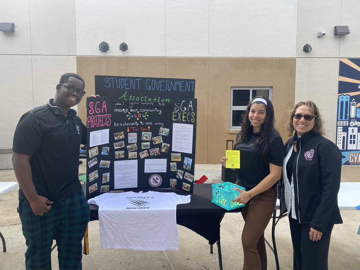 CCHS_mrsmendez's tweet photo. Great things happening at Cypress Creek! ๐ปโค๏ธ๐ช๐ฝ๐#curriculumfair๐ป๐ https://t.co/fmp0vp83yC