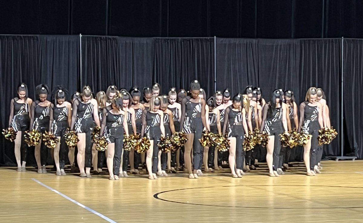 VSnokhous's tweet photo. Look at those 53 beautiful drill team girls @cycreekhs @CyCreek_Silvies at the CFISD Drill Team Showoffs! Second largest drill team in the district! #opportunity4all  AhhCC! #CougatPride https://t.co/Np8RrjO5yF