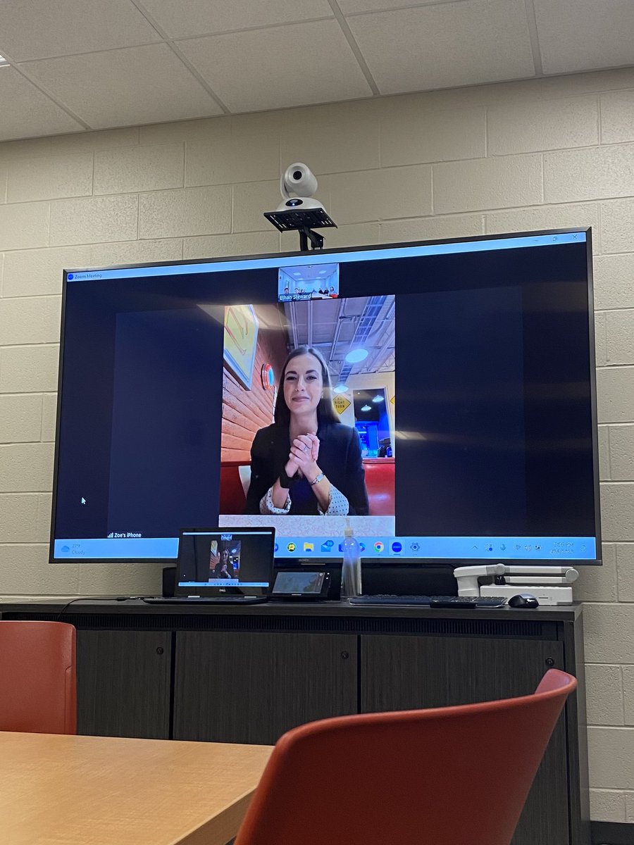 amschapteratiu's tweet photo. Thank you so much to @wx_zoe for tuning in all the way from ABQ for an amazing meeting this evening! So great to be able to speak with and learn so much from such a talented and successful IU and weather club alum!! https://t.co/9cZpDwEP5L