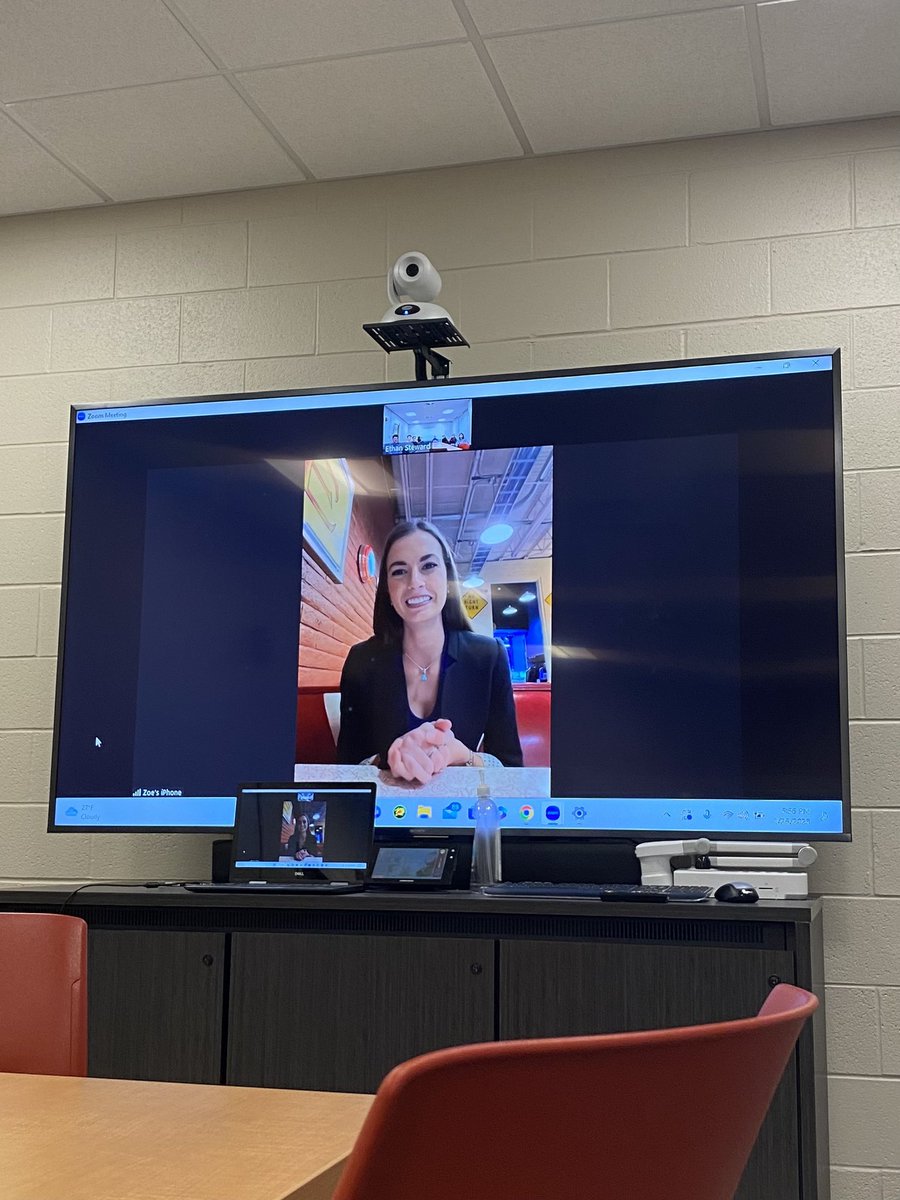 amschapteratiu's tweet photo. Thank you so much to @wx_zoe for tuning in all the way from ABQ for an amazing meeting this evening! So great to be able to speak with and learn so much from such a talented and successful IU and weather club alum!! https://t.co/9cZpDwEP5L