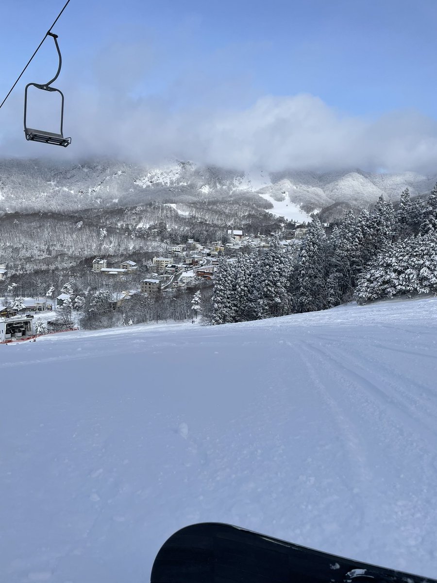 今日は蔵王温泉スキー場に来てます！
二日間で回れるだけ回ります🏂⛷️
#スノボ
#蔵王温泉スキー場