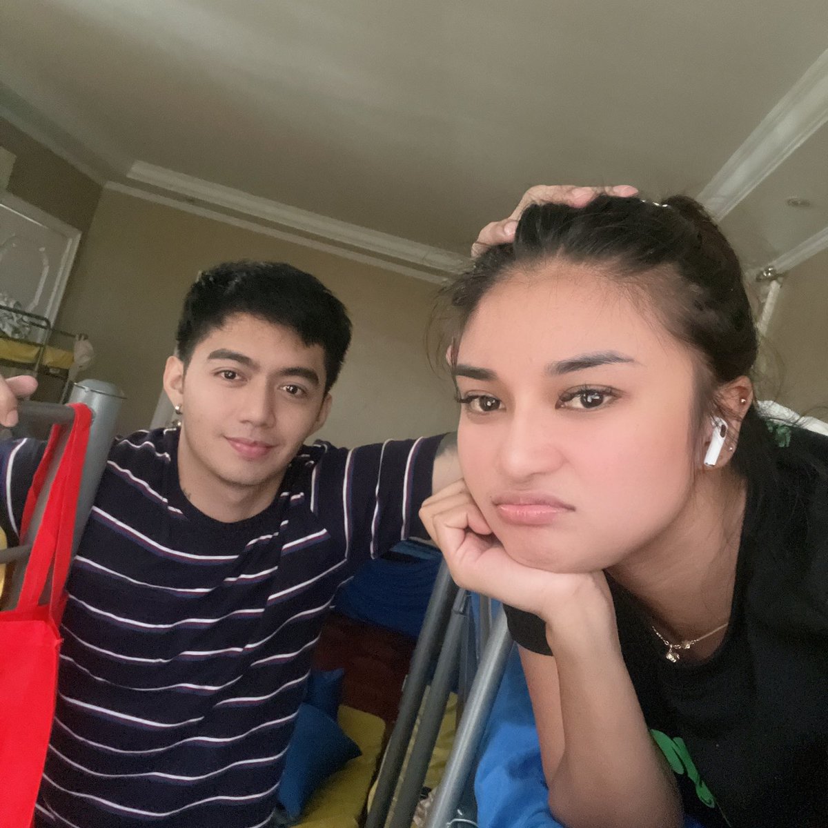 dorenx4ever's tweet photo. Happy First Monthsary DORENX Fam

#DORENXDay https://t.co/GroaHfgZv5