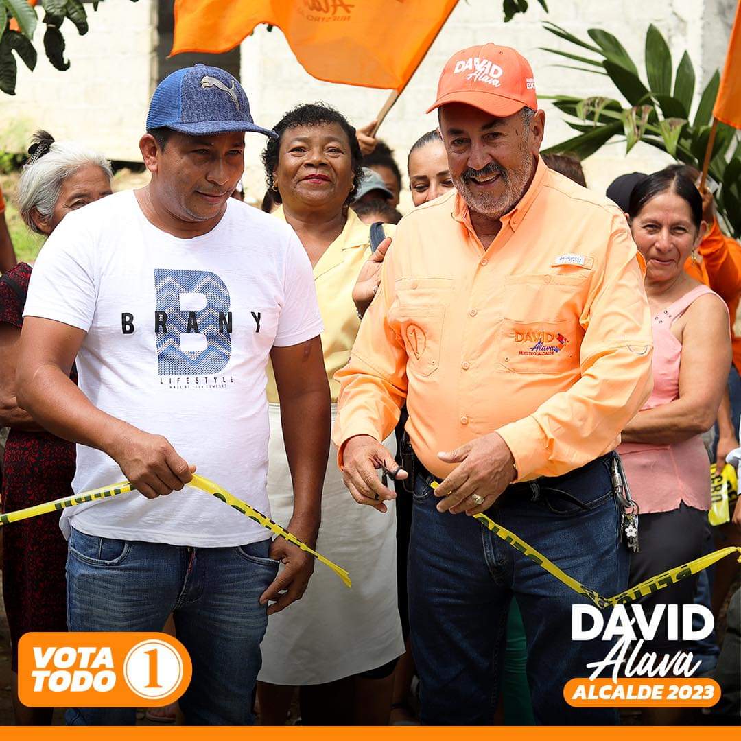 DonDavidAlava's tweet photo. Todo lo prometido es deuda, y yo estoy comprometido con el bienestar de La Concordia y su gente 👨‍👩‍👧‍👦🏡🚜

Con su apoyo continuaremos construyendo un mejor futuro para esta ciudad 🤝🧡

#DavidAlavaAlcalde2023
#LaConcordia
#Todo1
#ElMejorEquipo https://t.co/uoxDAitL8s