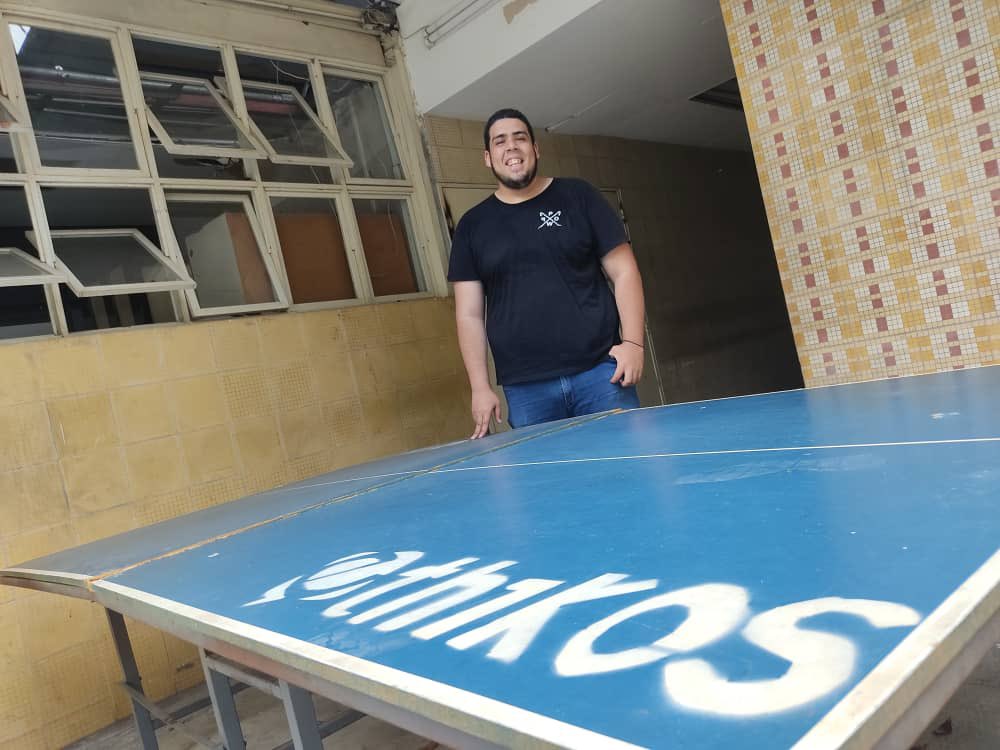 AgoraUCV's tweet photo. #EEPISTA ¿viste quién volvió? 👀
Ahora podremos volver a jugar (o aprender) Ping Pong desde los Galpones de las Tres Gracias🏓 con nuestra icónica mesa.
Además, ya .@Miguel_suarezt se comprometió a dar clases los viernes 😂.
¡Anímate! https://t.co/BPVDv60ku6