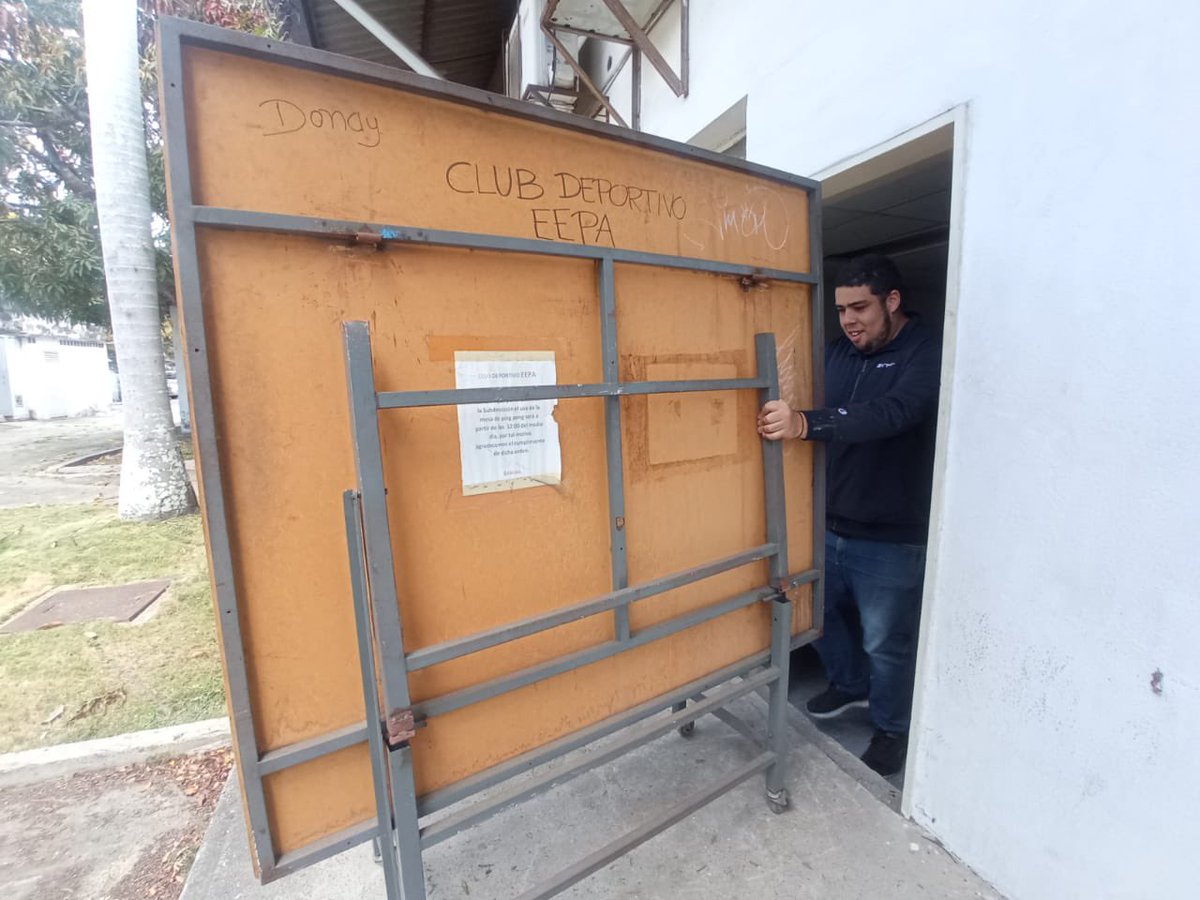 AgoraUCV's tweet photo. #EEPISTA ¿viste quién volvió? 👀
Ahora podremos volver a jugar (o aprender) Ping Pong desde los Galpones de las Tres Gracias🏓 con nuestra icónica mesa.
Además, ya .@Miguel_suarezt se comprometió a dar clases los viernes 😂.
¡Anímate! https://t.co/BPVDv60ku6
